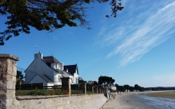 Cap-coz plage de la commune de fouesnant idéale pour les vacances en famille.